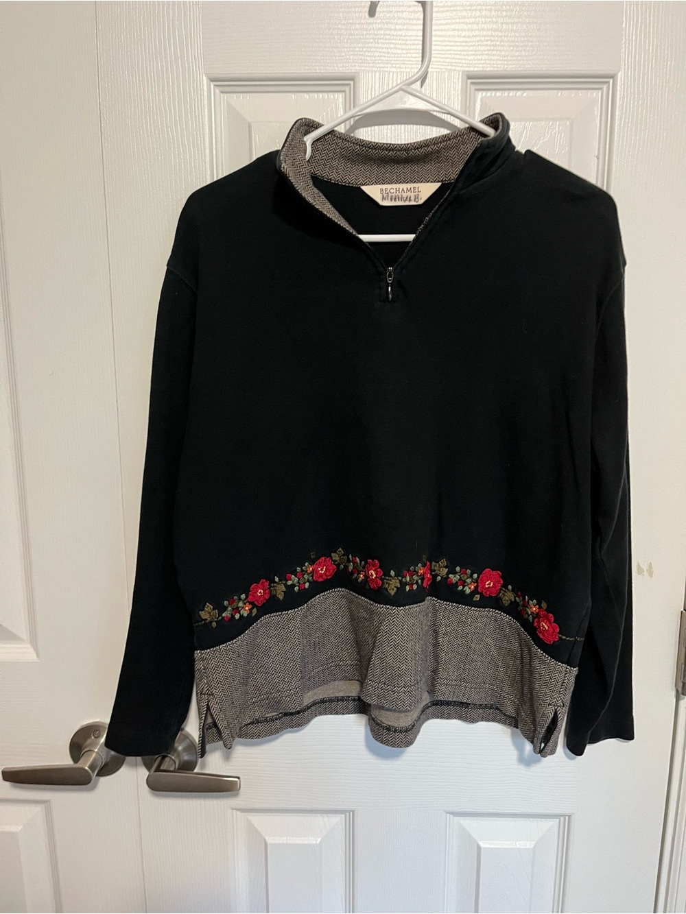 Vintage Bechamel Black Pullover with Red Rose Embroidery